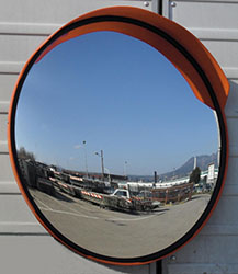 SPECCHI STRADALI PARABOLICI INFRANGIBILI          